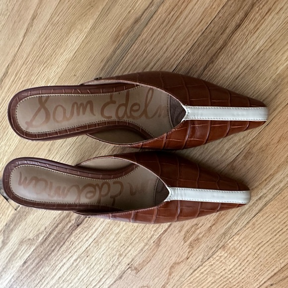 Sam Edelman kitten heels in brown with white stripe - Picture 1 of 4